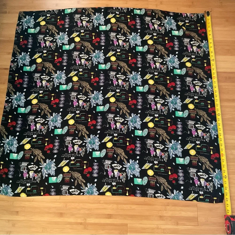 Nicole Miller 1995 Weizmann Institute Science Silk Scarf 42” DNA Solar Lab Print - Picture 3 of 8